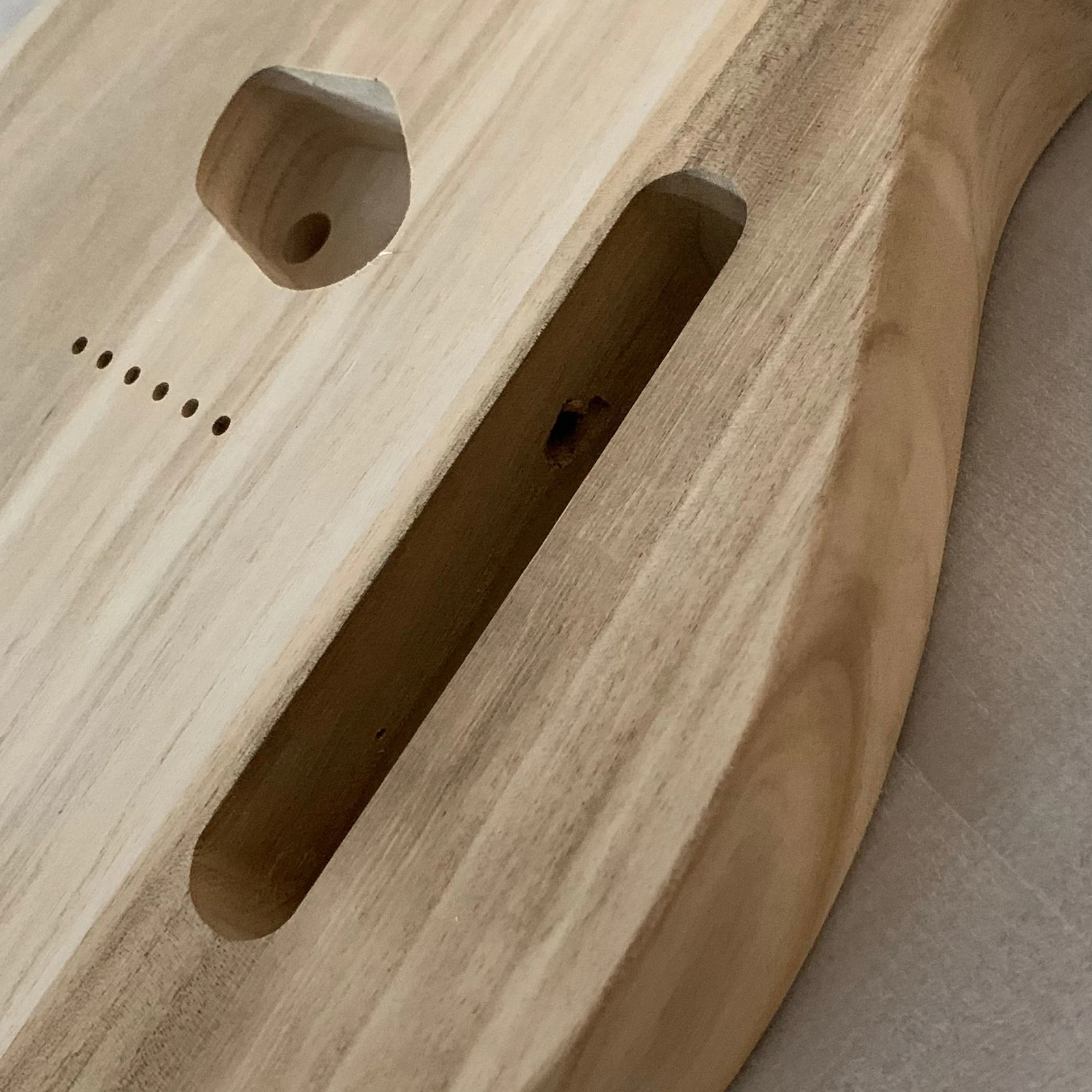 

Handmade Solid Hollowed Sanding Guitar Maple Electric Guitar Body Barrel for T-Style Electric Guitar DIY Replacement