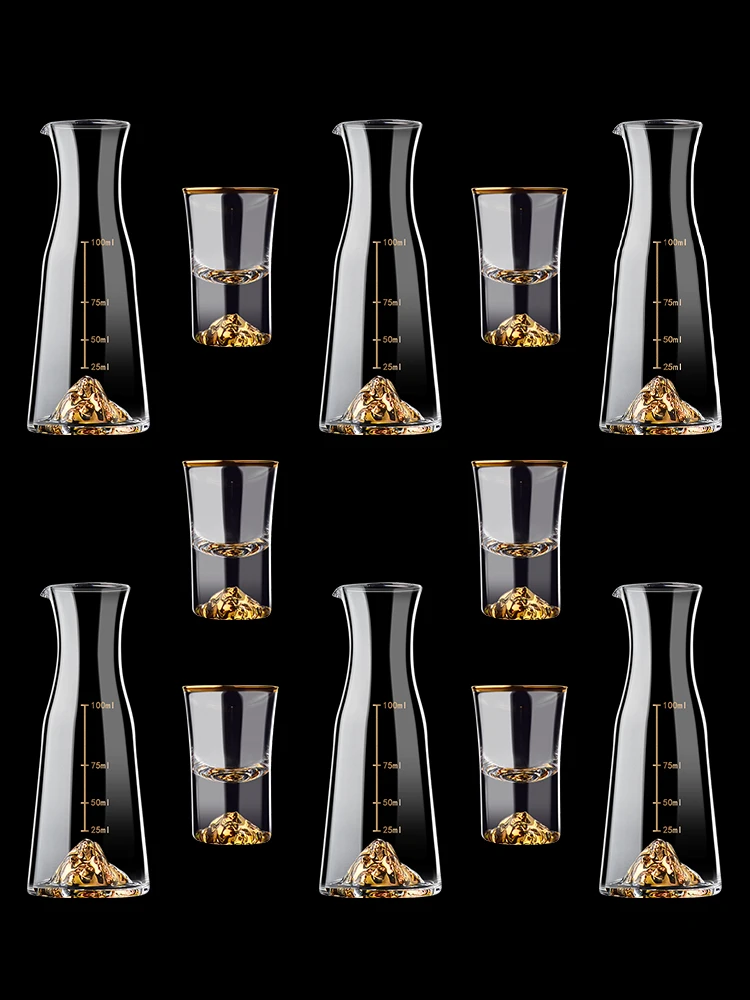 

Chinese style wine set, gold foil Baijiu small crystal wine dispenser 100ml home thickening Antique Style