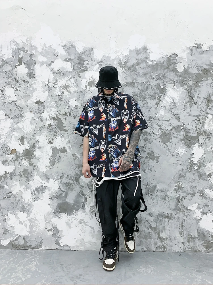 

Turn-Down Collar Shirts Women Fashion Summer HipHop Vintage Clown Print Casual Streetwear Hip Hop Short Sleeve Shirt Unisex