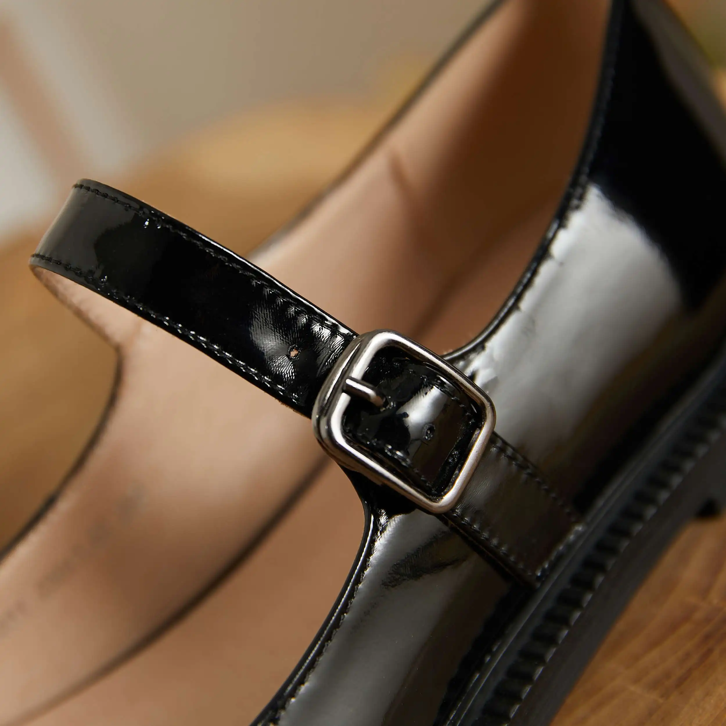 

Krazing Pot vintage gladiator natural leather three colors round toe low heels buckle straps pretty girls dress women pumps L5f1