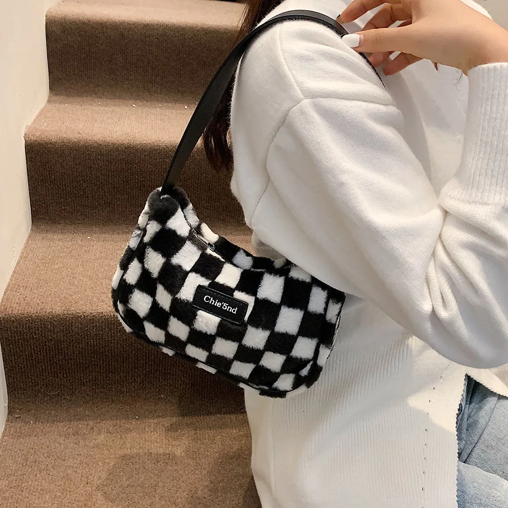 

Модная сумка через плечо с шахматным принтом, женские осенне-зимние плюшевые сумки под подмышки, повседневные маленькие сумочки