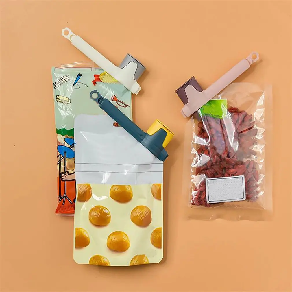 

Creative Snacks Sealed Milk Powder Clip Discharge Spout Clip Food Bag Fresh-keeping Clip Food Storage Sealing Clip