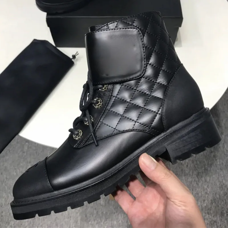 

Hjwsfdcai новые ботинки мартинсы из воловьей кожи Модные мотоциклетные ботинки для девочек на толстой подошве на шнурках-липучках женская обув...