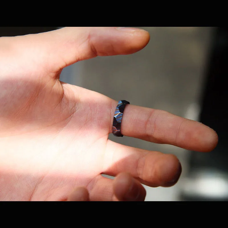 Изысканное синее кольцо из титанового сплава для повседневного использования