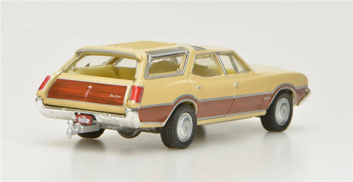 1: 64 1970 Oldsmobile Vista Cruiser модель автомобиля из сплава