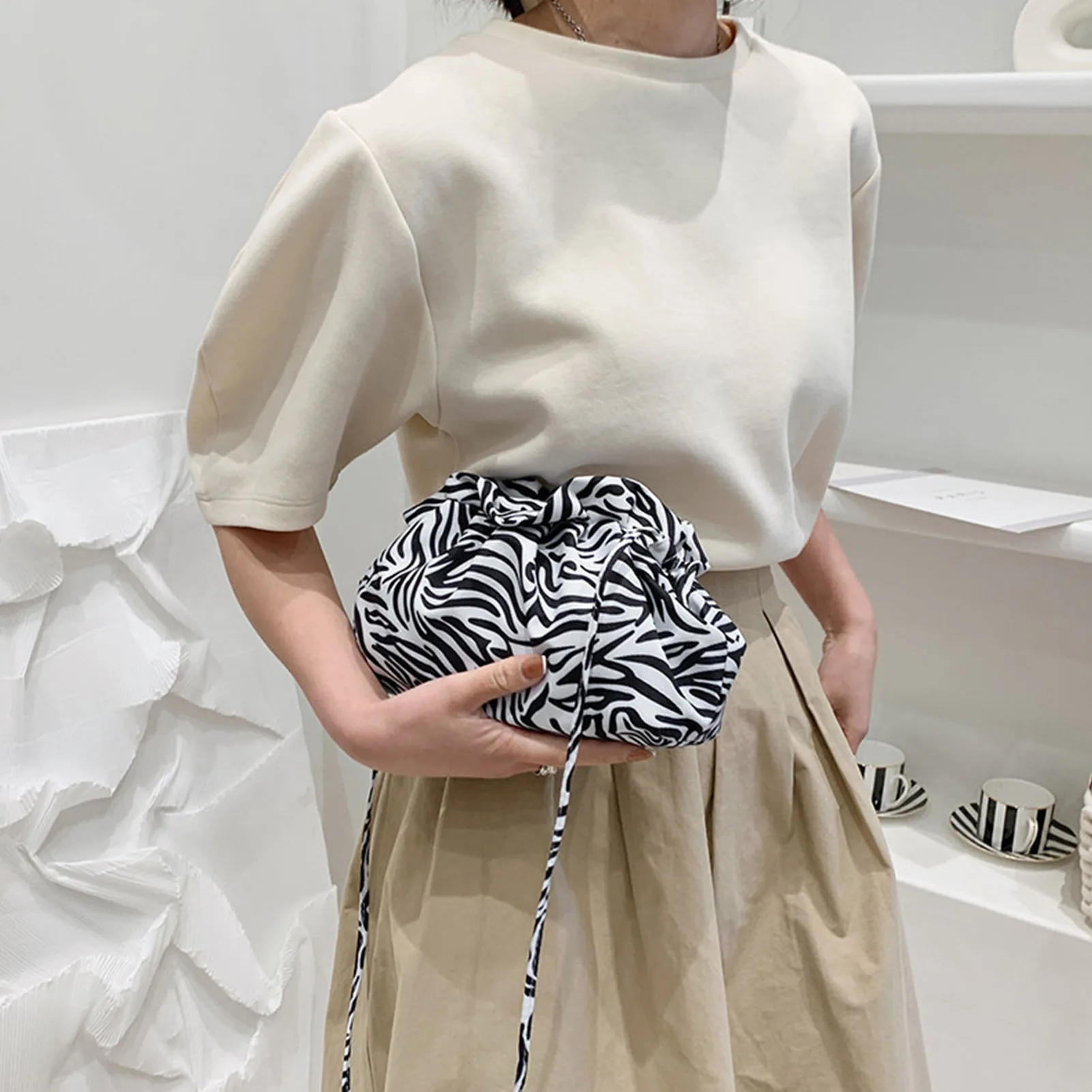 

Dumpling Square Box Shape Bags Women Chic Cloud Clutch Purse With Ruched Detail Puppy Butterfly Cow Pattern