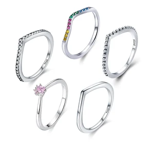 Женское кольцо из серебра 925 пробы, с фианитом