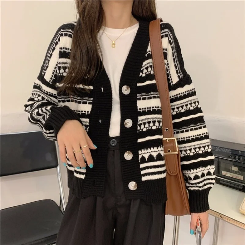

Korean Autumn Vintage Striped Cardigan Women Fashion Chic V Neck Knitted Streetwear Loose Sweaters Female Soft Outwear Clothing