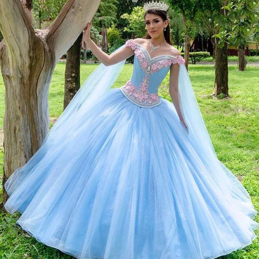 

Платье с открытыми плечами, V-образным вырезом и открытой спиной