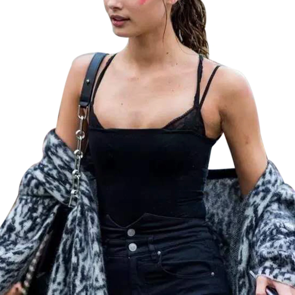 Женское боди без рукавов на бретелях спагетти однотонный облегающий простой