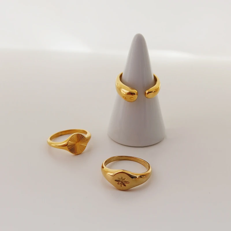 

2021 Fashion Ladies Rings Zirconia Star Sunbrust Signet Water Resistant Jewelry for Women Stainless Steel Wedding Birthday Gift