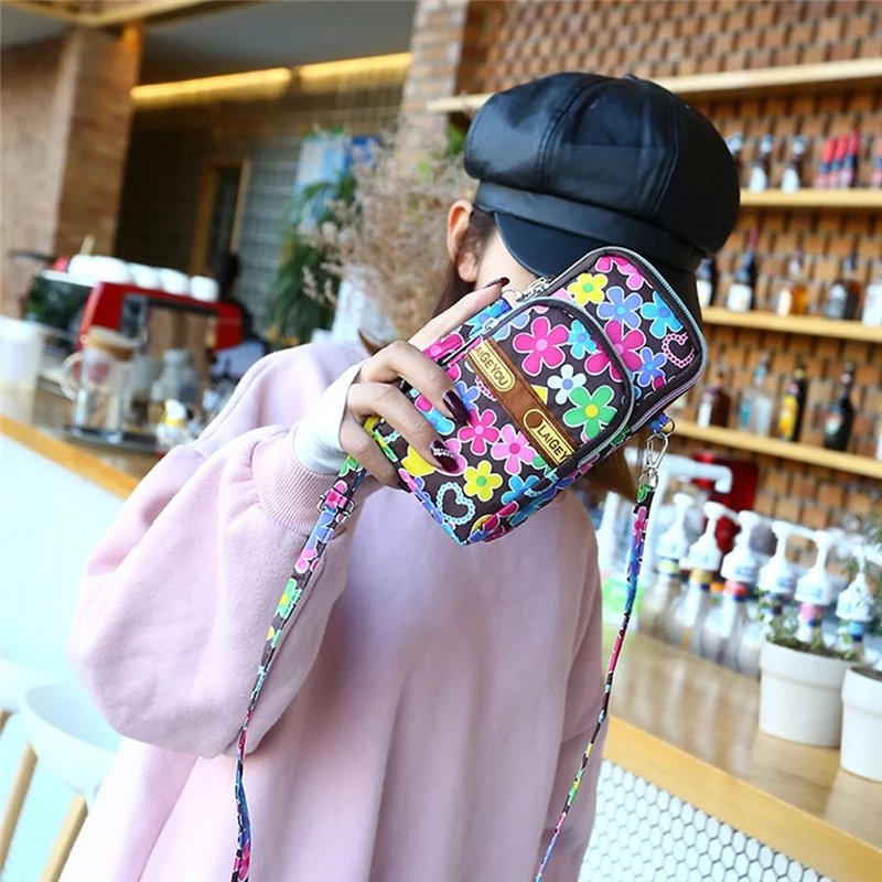 

Waterproof Neutral Nylon Shoulder Bag Fashion Print Students Outdoor Sports Arm Bag for Men Women Phone Pouch sac main Purse A15