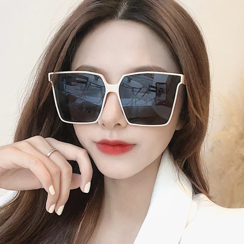 

TANSEN Classic Big Frame Retro Square Sunglasses Feminine Shade Glasses Luxury Brand Designer Sunglasses Wholesale Sunglasses