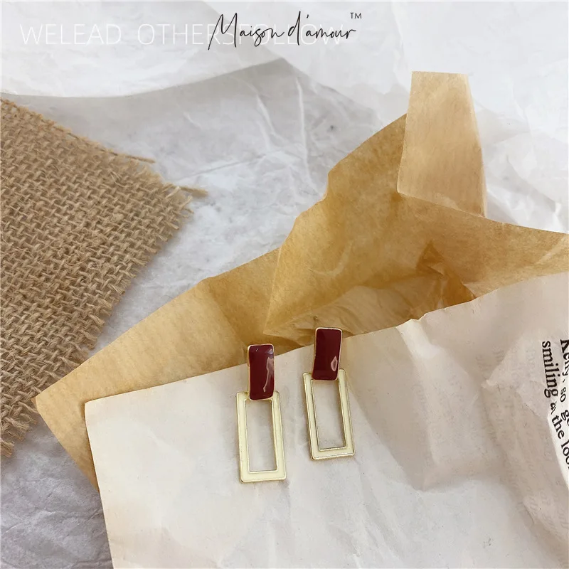 

Korean Fashion INS Hot Style Vintage Retro Style Dripped Oil Gold Plating Alloy Simple Design High Quality Women Dangle Earring