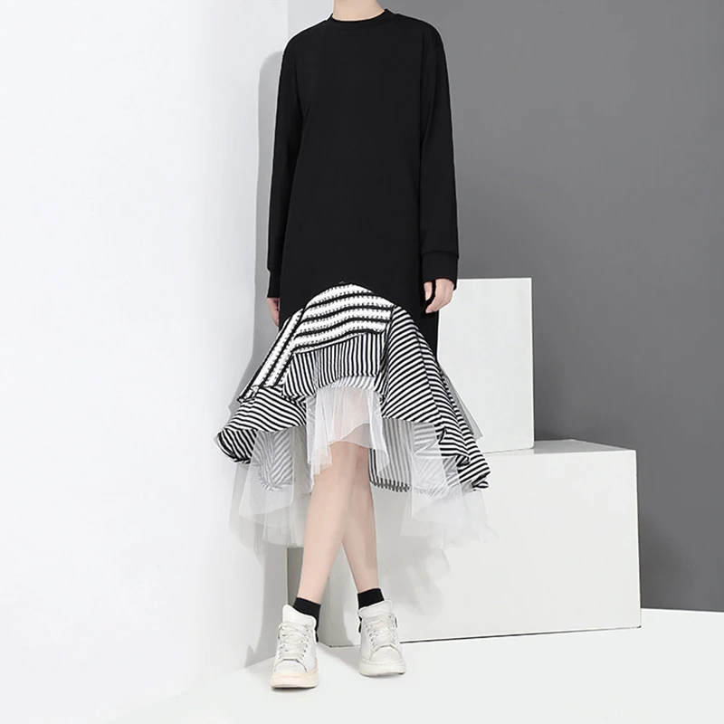 TWOTWINSTYLE гофрированное лоскутное Сетчатое платье в полоску для женщин с круглым