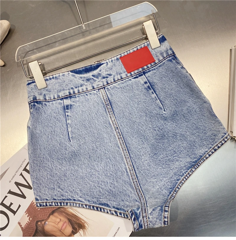 

Summer 2021 Denim Shorts New French Style All-Matching High Waist Slimming Women Short Jeans Rhinestone Buckle Sexy Hot Pants