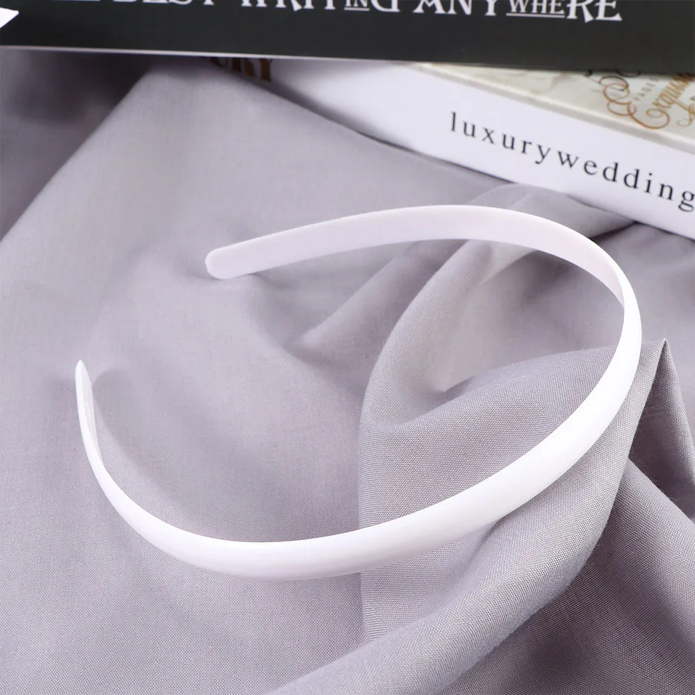 Рисунок 3 - Повязка на голову женская пластиковая