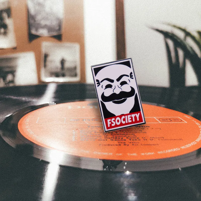 Эмалированная заколка с логотипом Mr. Робот таинственный хакер значок злодейцев E