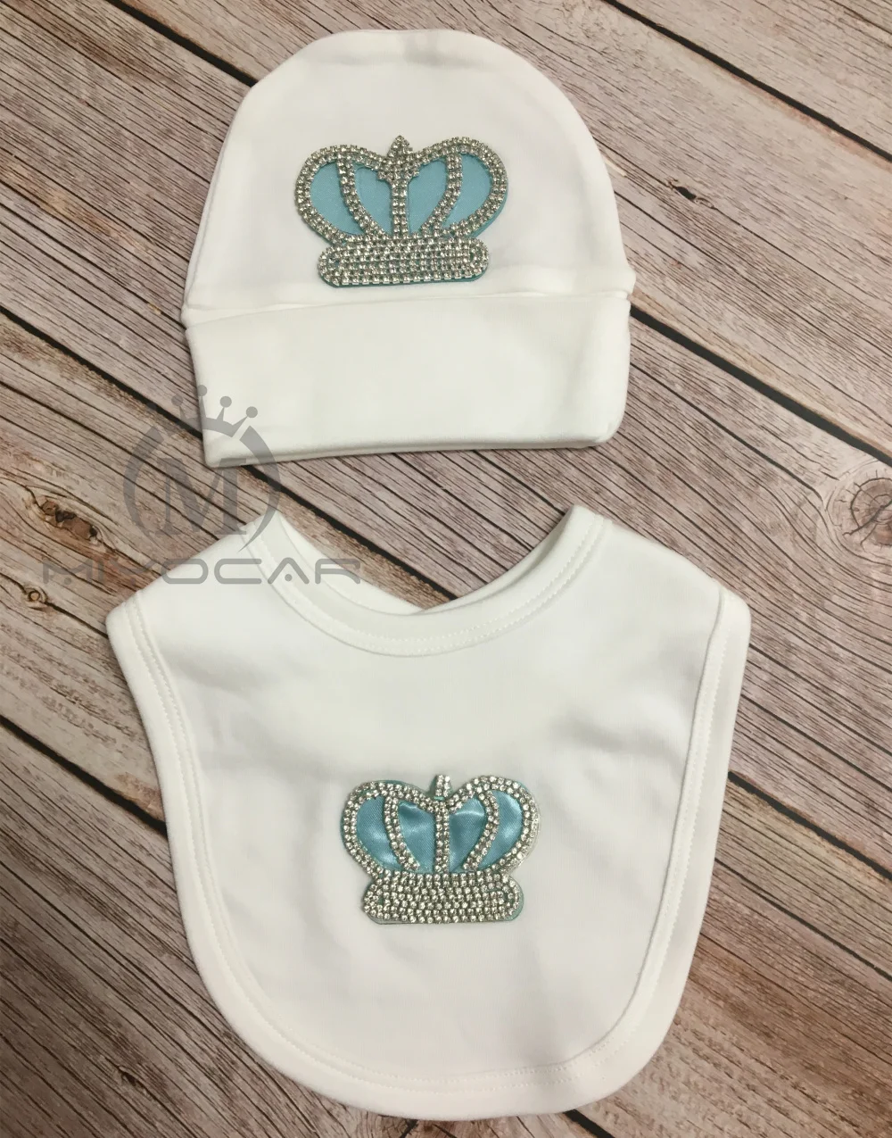 

MIYOCAR 0-6m cotton bling rose red crown rhinestone baby hat and bib set unique design baby shower gift bling baby cothes HB12