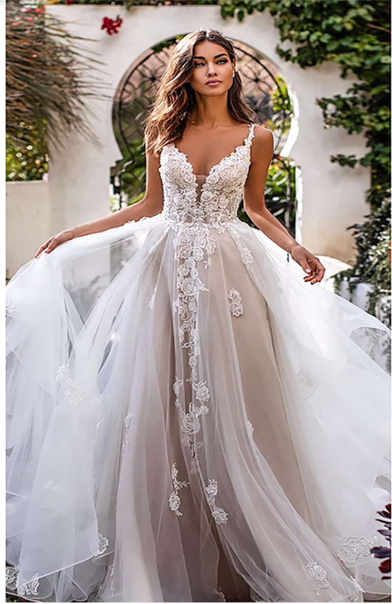 

A-Line Wedding Dress 3D Flowers Spaghetti Strap Bride Dress 2020 Backless Princess Long Boho Floor Length Wedding Gown