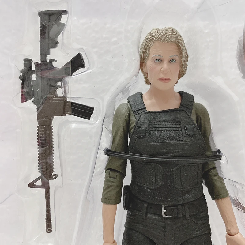 Фигурка NECA Terminator T 800 Dark Fate Сара Коннор Рождественская кукла Коллекционная модель