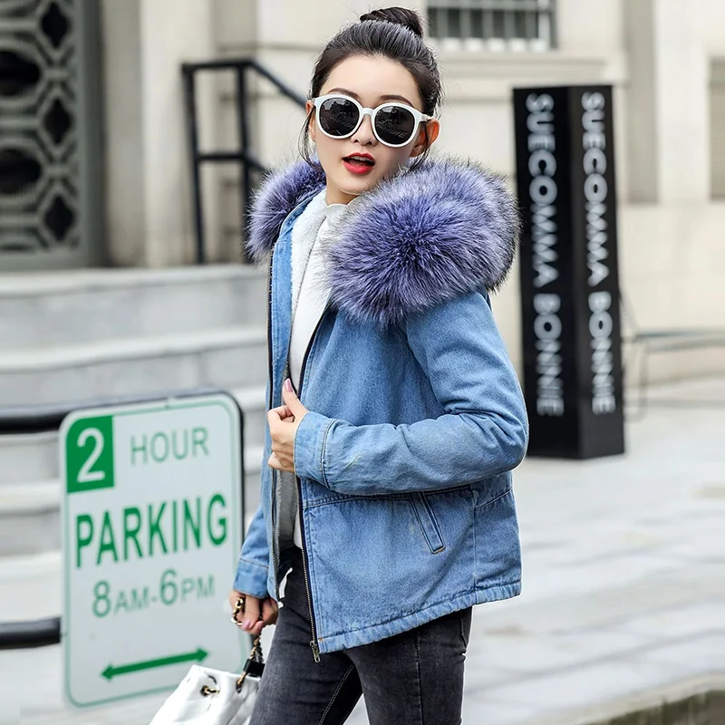 Куртка женская джинсовая бархатная с капюшоном верхняя одежда из денима большим