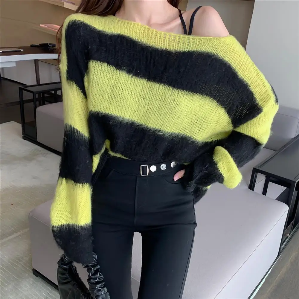 

Lazy wind off shoulder contrast stripe sweater women's autumn 2021 new loose and fashionable versatile long sleeve Knitted Top
