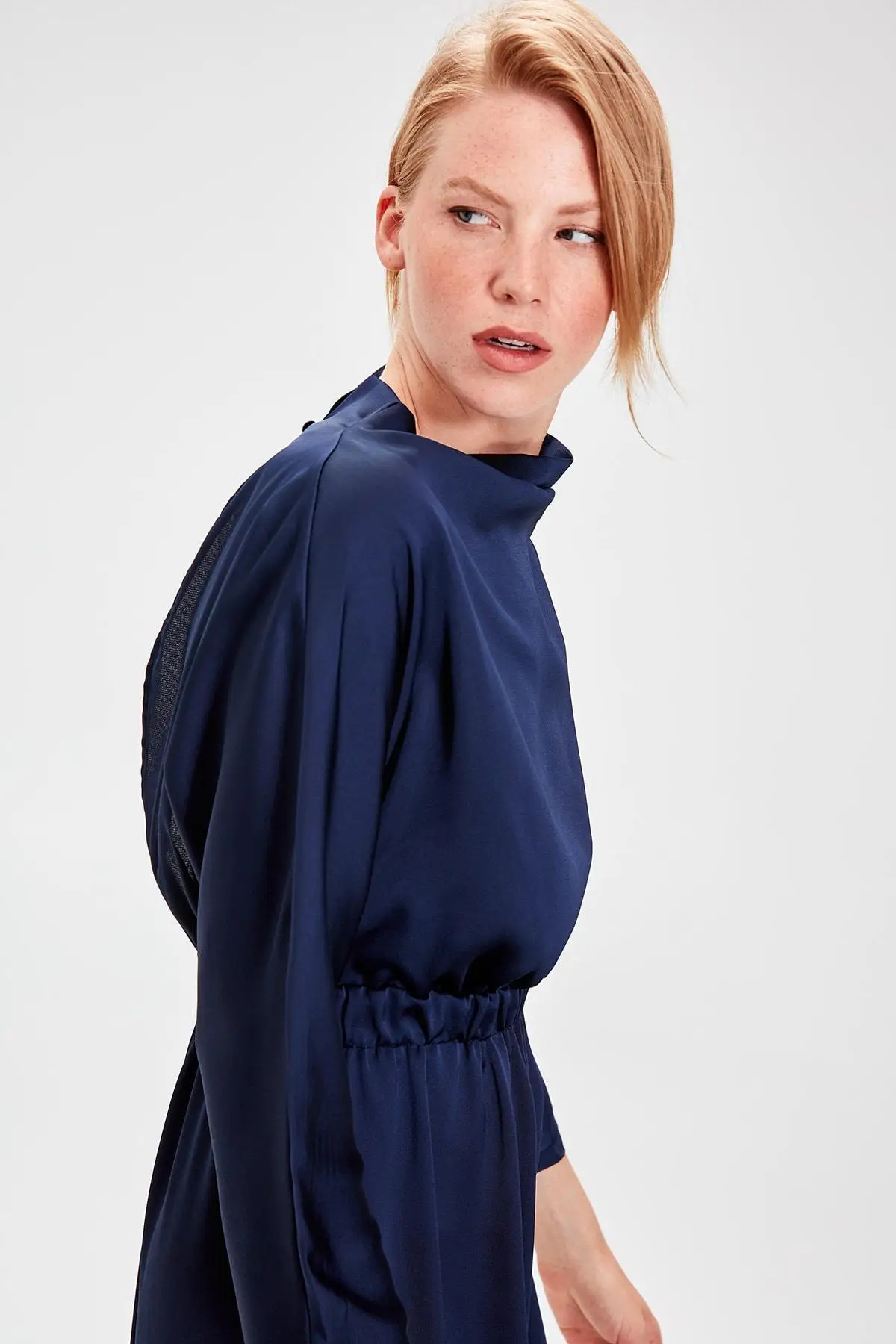 Trendyol темно-синее платье с вырезом сзади TWOAW20EL0226 | Женская одежда