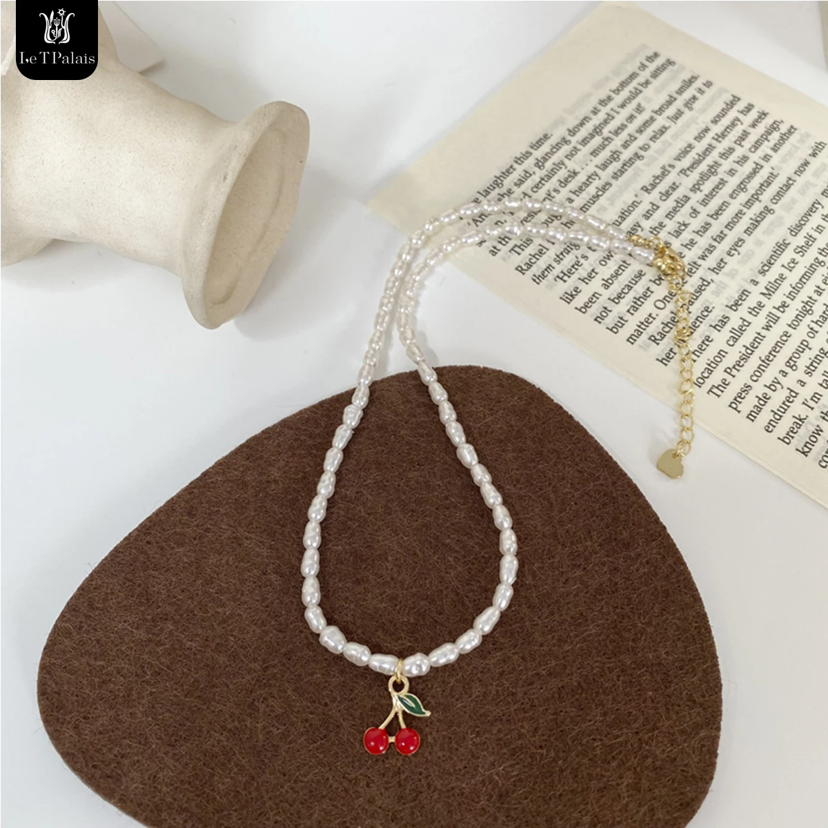 

Le T Palais Retro Sweet Graceful Cherry Pearl Necklace Simple Pendant Personality Ins Style Cherry Temperament Clavicle Chain