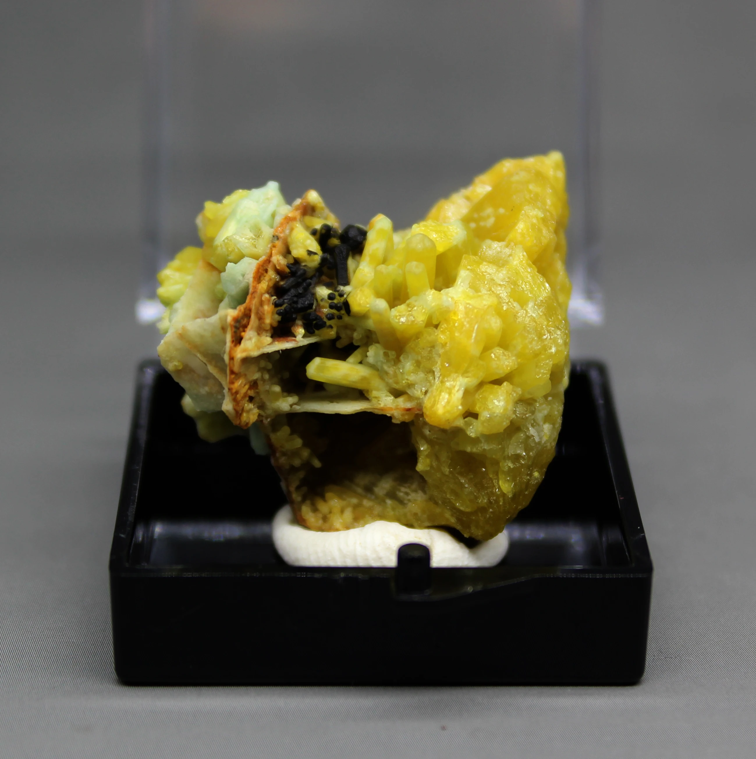 100% натуральный пироморфит воды минеральные образцы камней и кристаллов