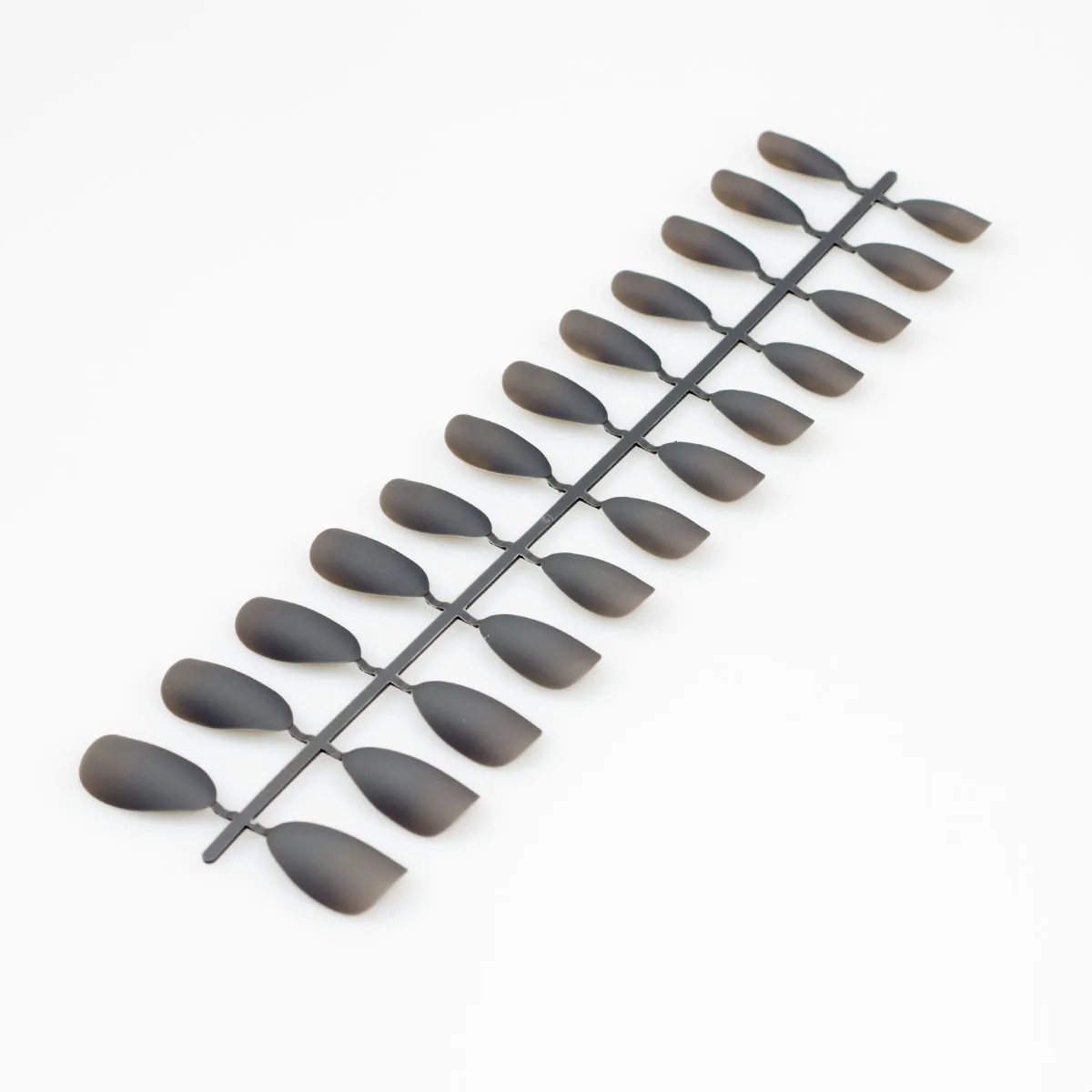 24 шт. стилетовых ногтей с матовым покрытием, мигрирующих форму миндаля, полноэкранные клейкие ложные накладные ногтевые наконечники для французского маникюра, сделанный своими руками.