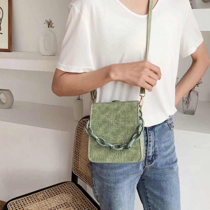 

Crocodile Pattern Square PU Handbag Women Fashion Solid Acrylic Chain Shoulder Bag Women'S Magnetic Button Retro Messenger Bag