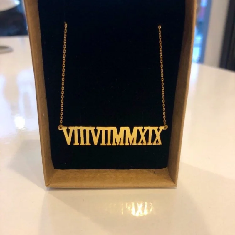 

Персонализированные римское ожерелье с цифрами Дата ожерелье Рождественский подарок туфли пришли к определенной дате, ожерелье летие ожер...