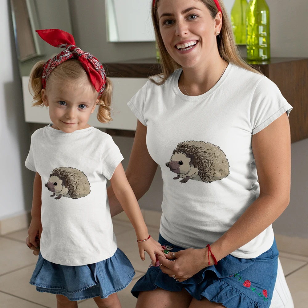

Summer Grey hedgehog Graphic Prinend Trendy T Shirt Vetement Baby Girl mom and daughter Cartoon T Shirt matching family Clothes