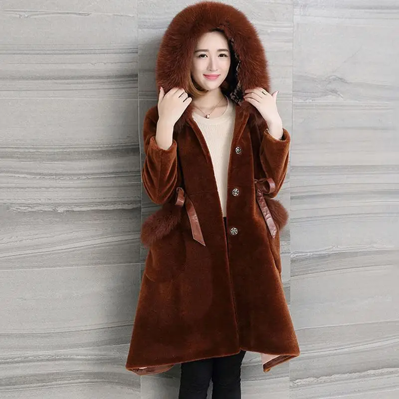 Женское пальто из натуральной овчины T187 с капюшоном и воротником натурального