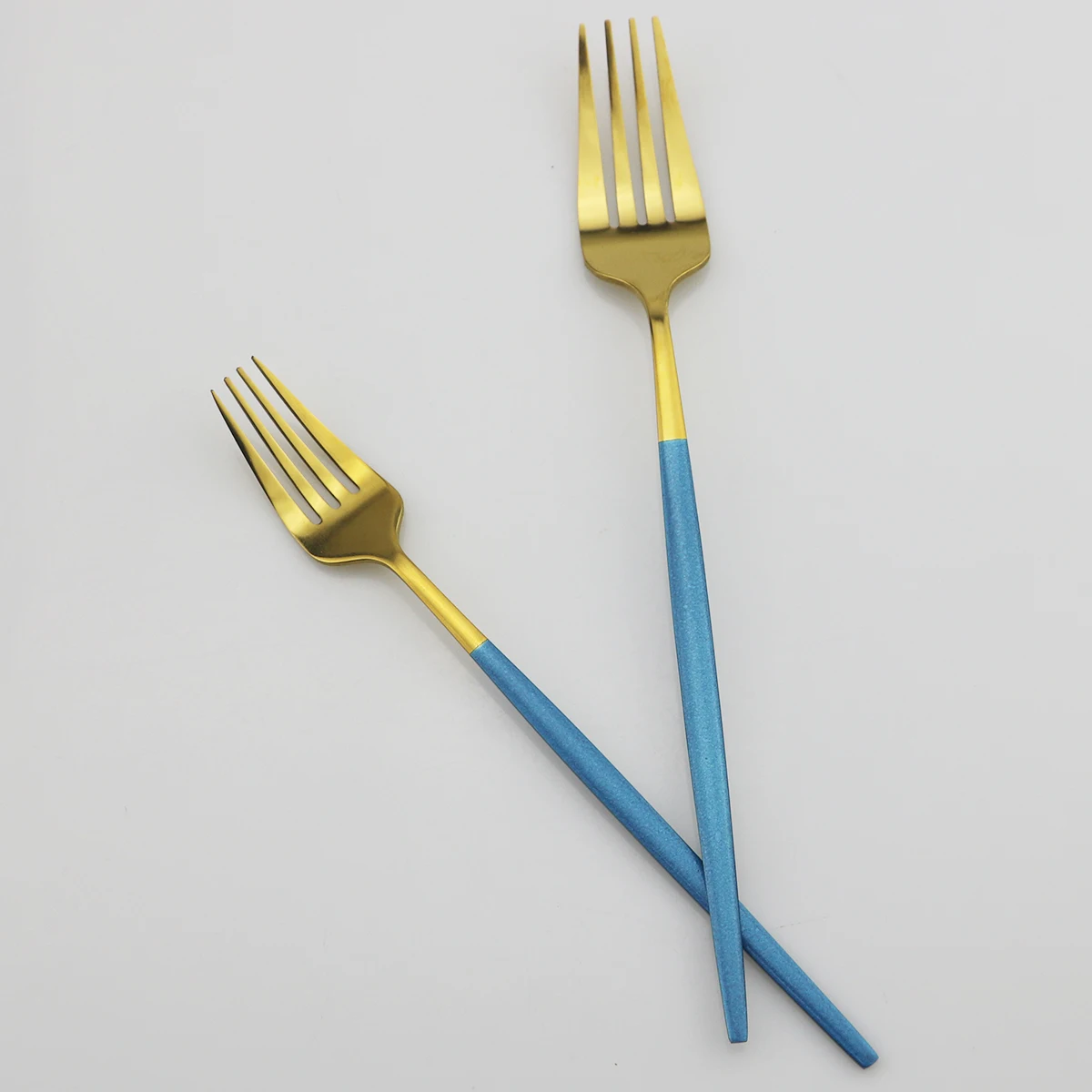 Набор столовых приборов синего и золотого цвета столовая посуда набор из