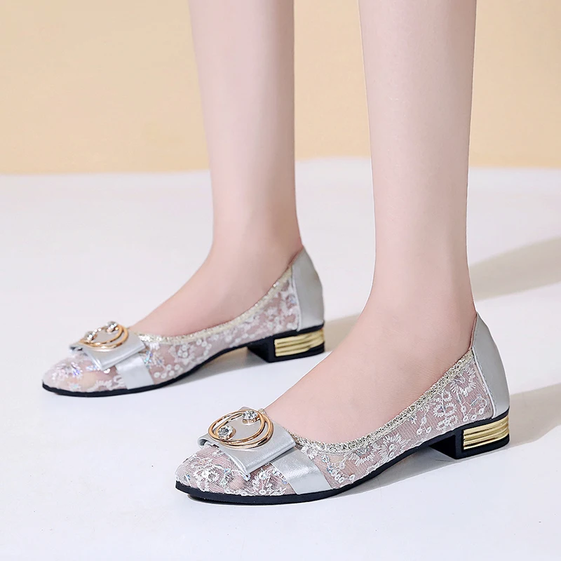 Женская обувь в европейском стиле Очень популярная женская повседневная с