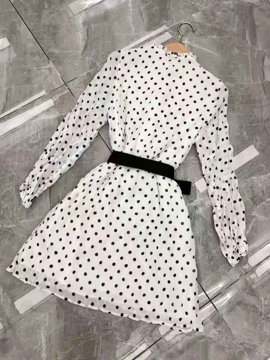 

Summer 2021 new fashion, thin, mature, high-waist, slim-fit, lace-up white dress