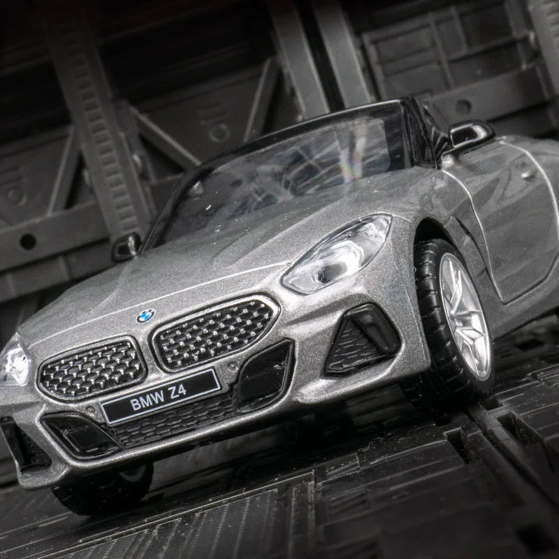 

Модель автомобиля BMW Z4 M40i Roadster из металлического сплава, 1/30