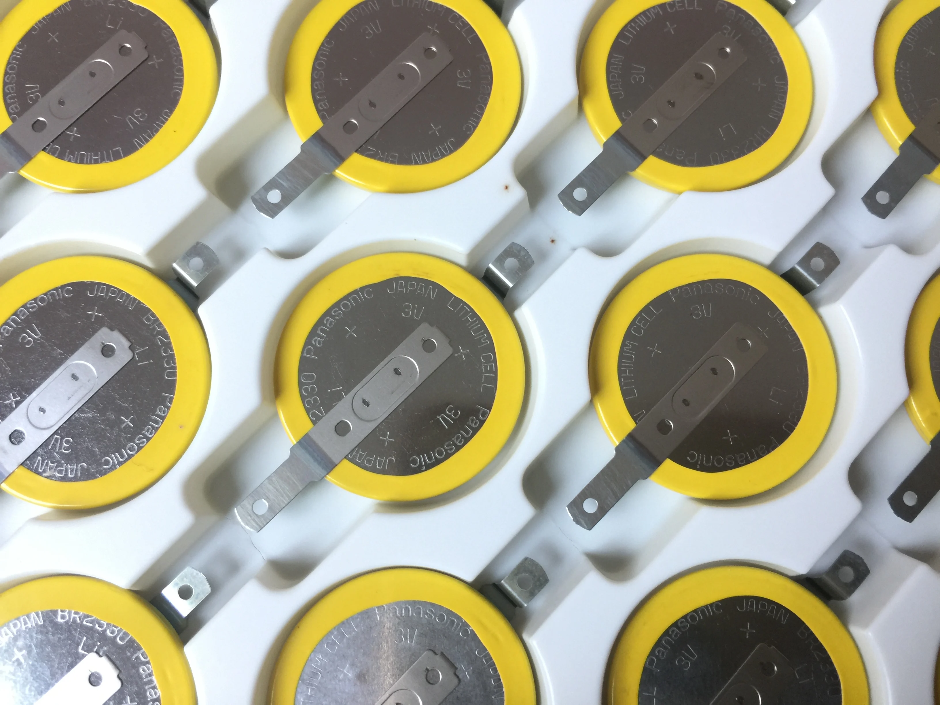 PANASONIC BR2330/FAN Высокотемпературный 3V литий-ионный элемент питания в форме кнопки Батарея BR2330 с паяльными ножками.