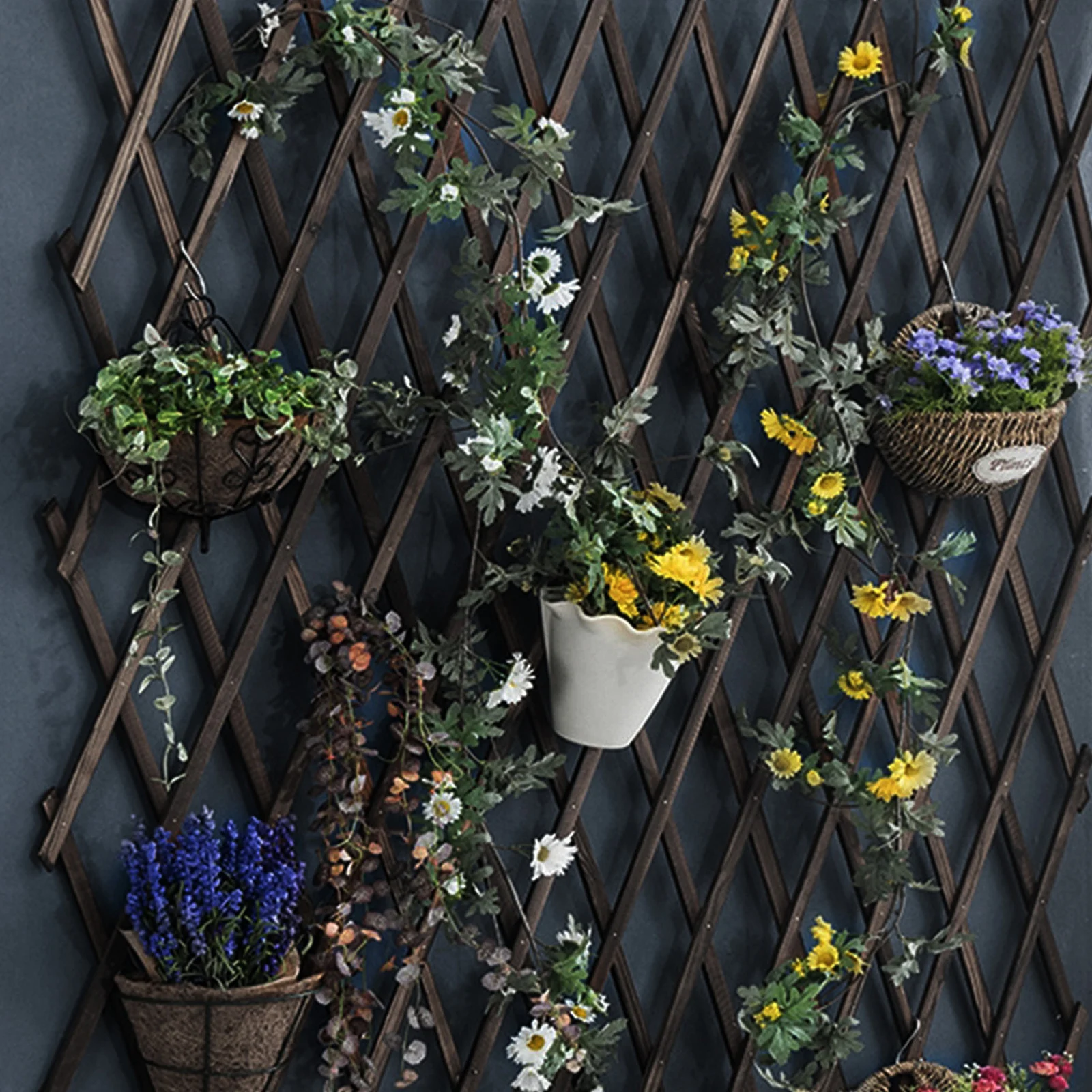 

Wooden Fence Retractable Plant Climbing Frame Trellis Flower Decoration Stand For Holiday Decoration