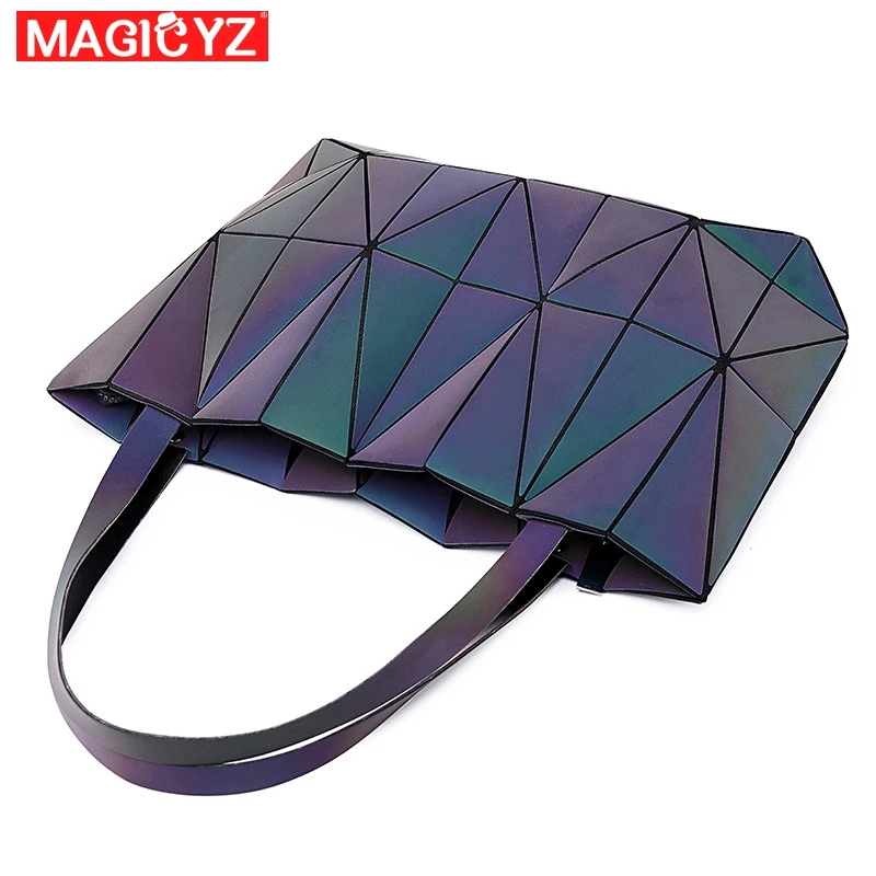 Женская сумка с геометрическим рисунком яркая вместительная сумочка на плечо