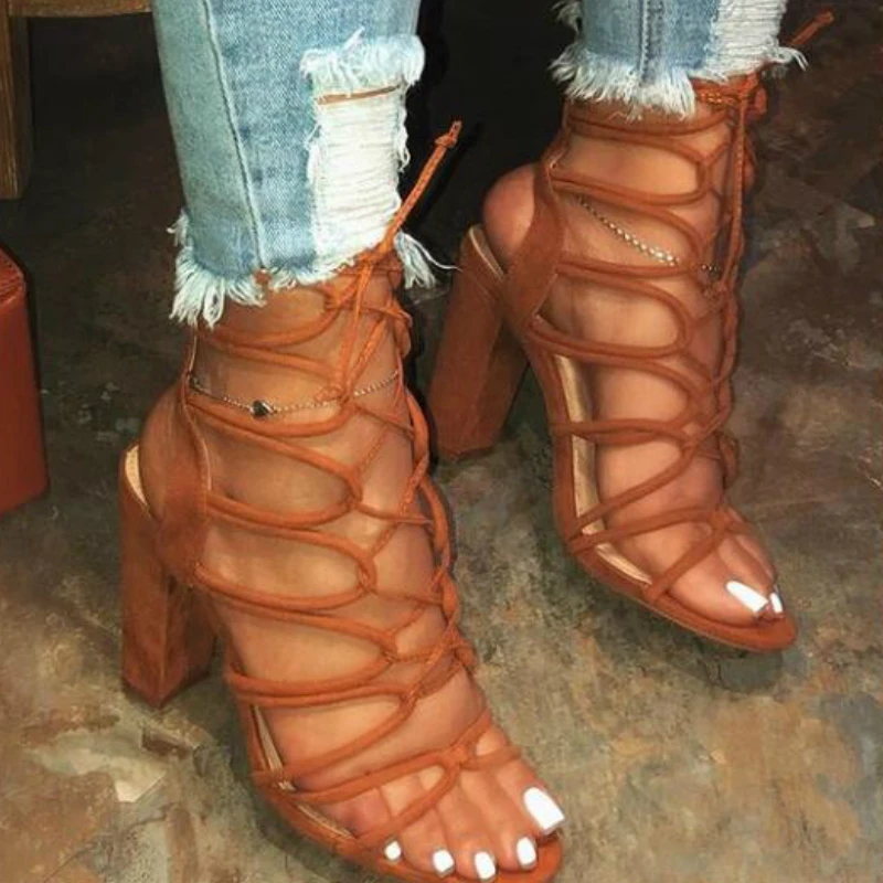 

Сандалии-гладиаторы женские с ремешком на щиколотке, босоножки на высоком устойчивом каблуке, пикантная модная обувь для вечеринок и сваде...