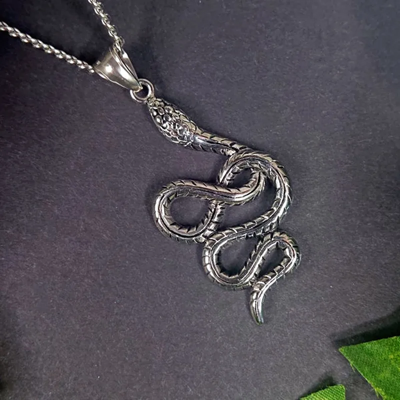 

Goth Punk Snake Pendant Necklace Unquie Jewelry Gift For Men Women Popular Statament Charm Handmade Wholesale