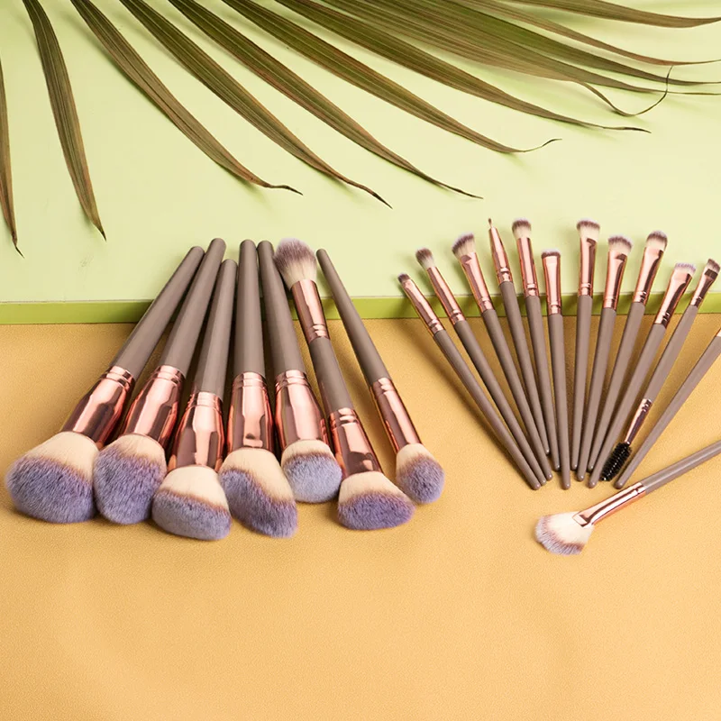 

1Pcs High Quality Makeup Brushes For Foundation Powder Blush Highlights Eyebrow Eyelash Pro Make up Brush Cosmetics Beauty tools