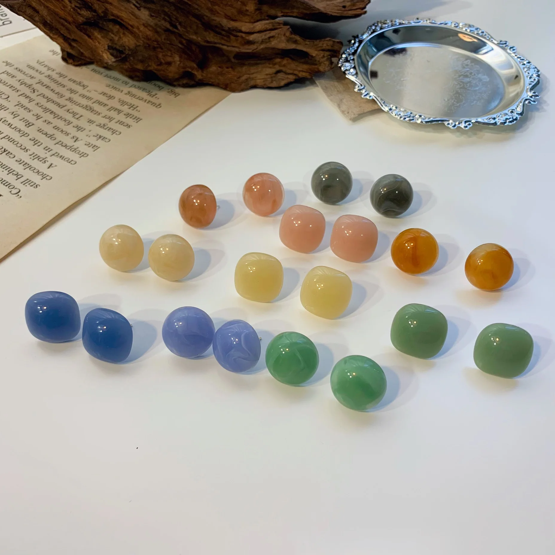 

/Женские модные ботинки, полусапожки, ботильоны с квадратным круглая цветная Конфета ухо пирсинг, модные украшения, женские серьги-гвоздики...