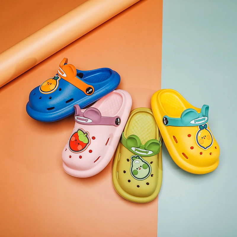 

Kids Sandals Boys Girls Shoes Hole Sandals Soft Childrens Shoes Beach indoor Cute Non-slip Soft Bottom Sandals