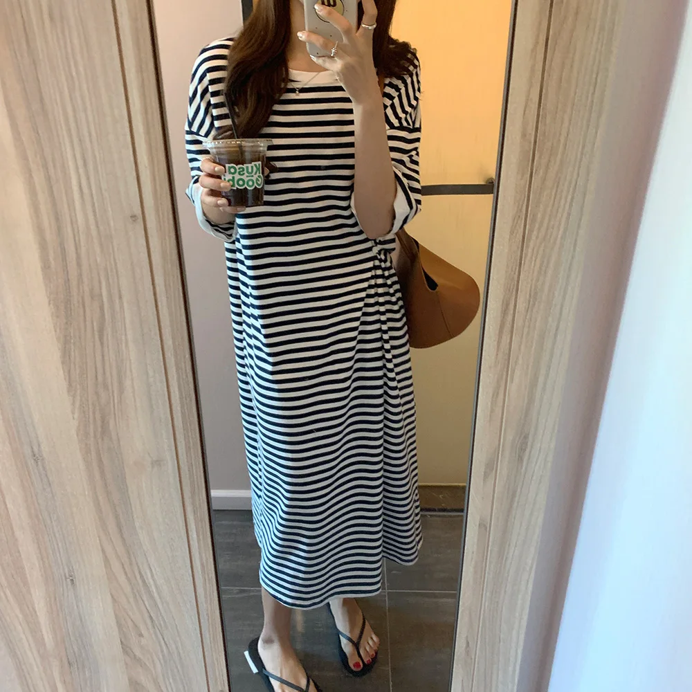 

Женское платье в Корейском стиле, повседневное шикарное платье с круглым вырезом и коротким рукавом, платье в контрастную полоску с боковым...