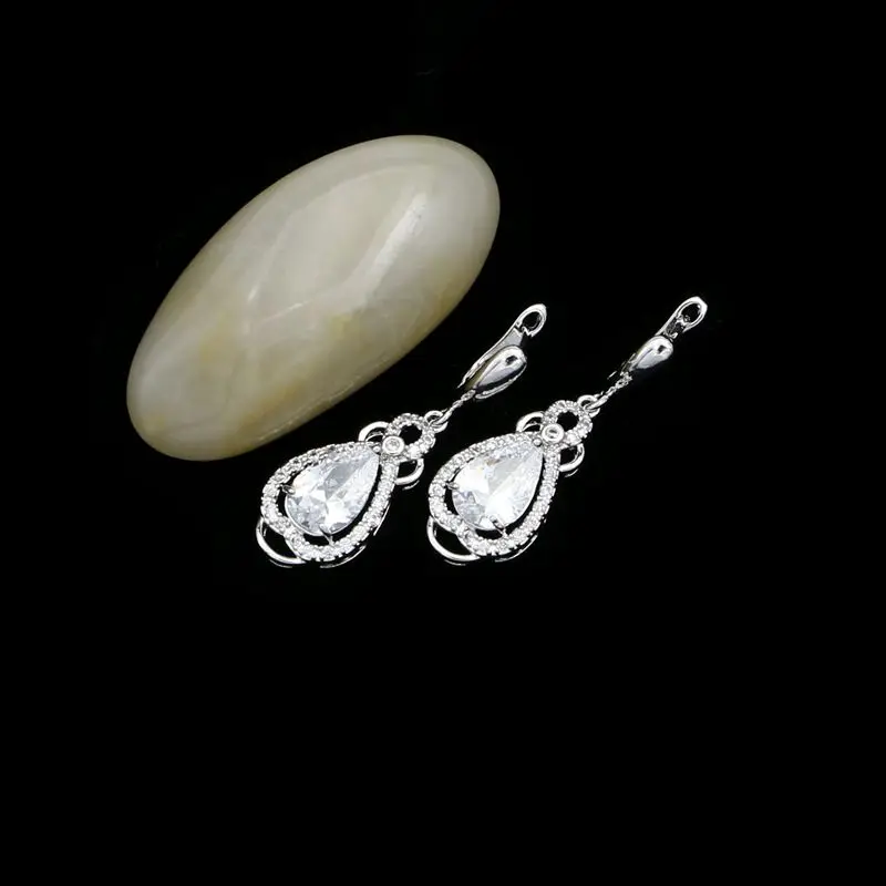 Женский ювелирный комплект из серебра 925 пробы