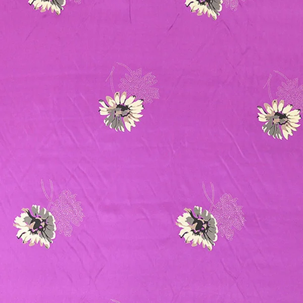 Цветочная на фиолетовом дне шелковая и хлопковая атласная ткань очень гладкая